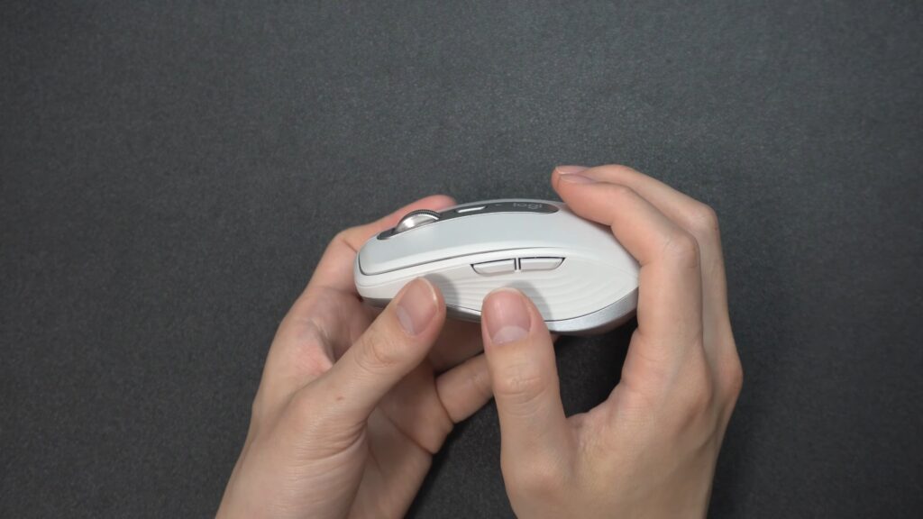 Logicool MX ANYWHERE 3Sのサイドボタンは少し安っぽい