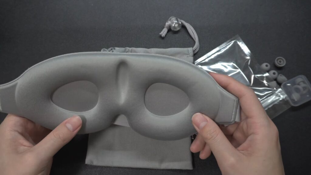 3COINS アイマスクの生地の質感がわかるアップ写真